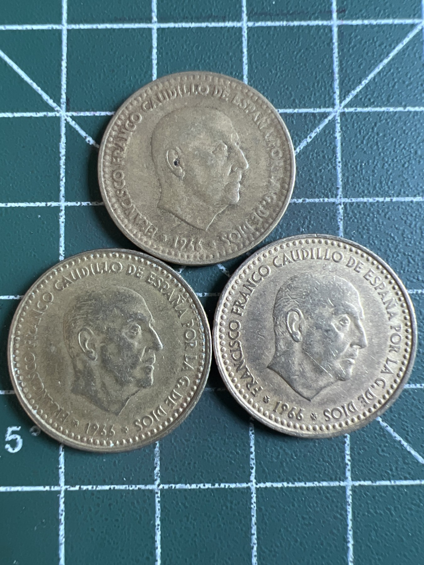 泡泡堂第363期  硬币专场 （无押金，捡漏，全场20包邮，偏远地区除外，接收代拍业务） 西班牙1比塞塔三枚