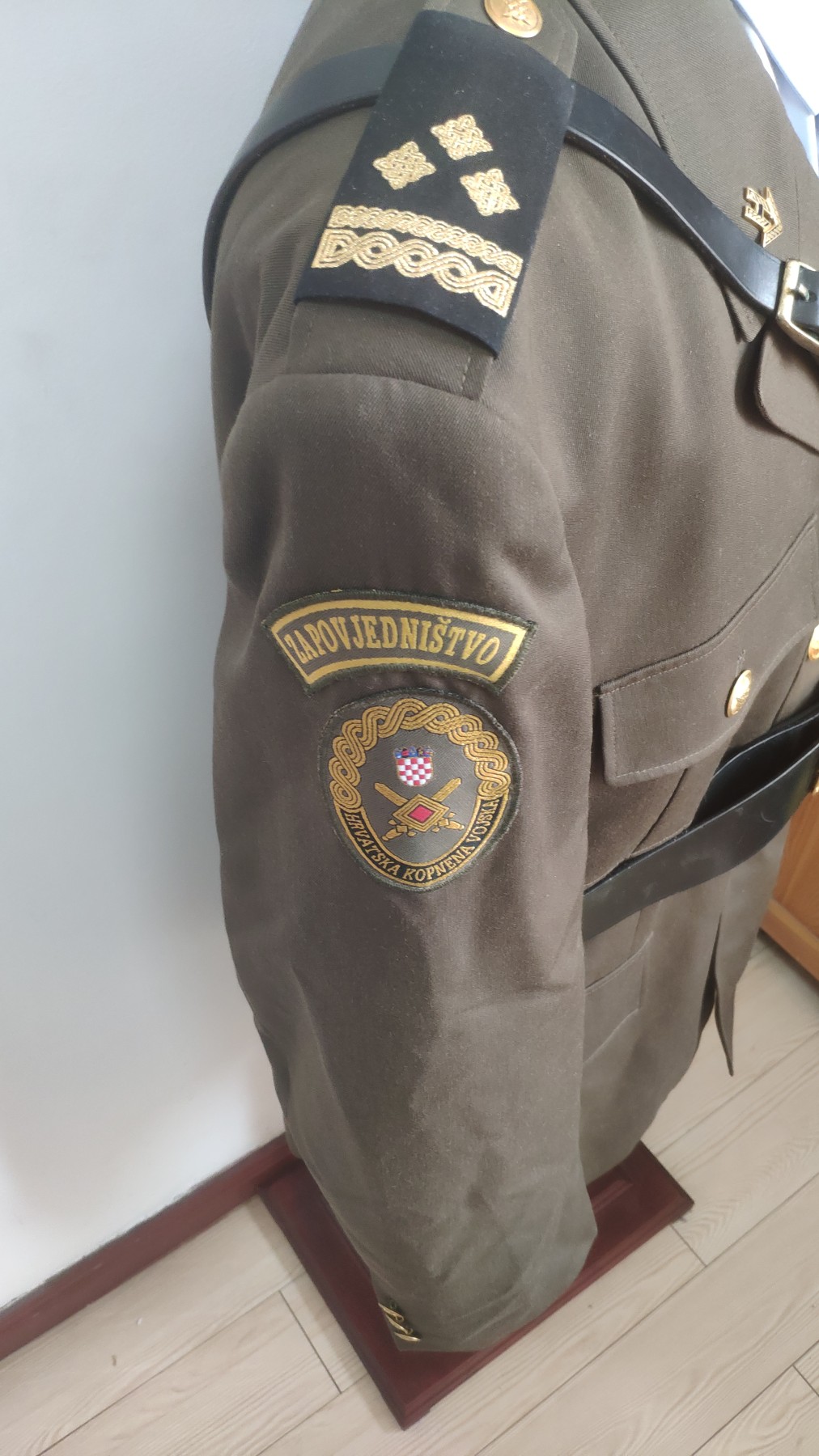 第二场拍卖 克罗地亚陆军常服一套