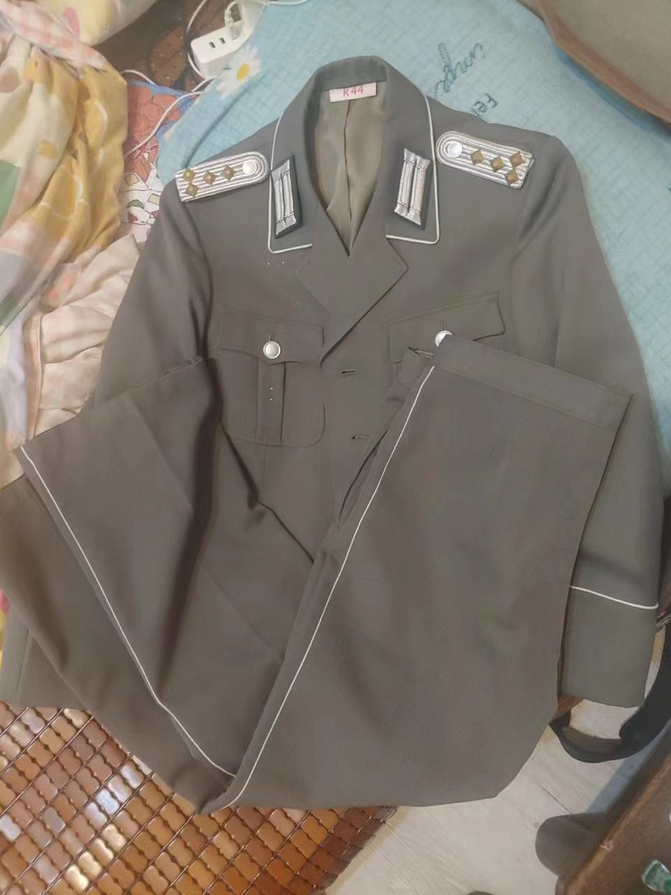 第二场拍卖 东德人民军常服衣裤k44（代拍二号）