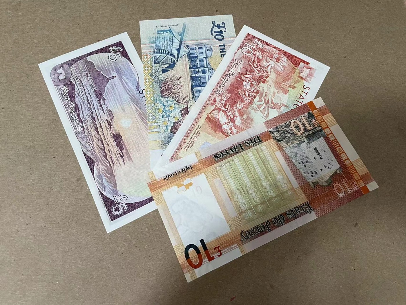 【Blue Auction】✨世界纸币精拍第347期——周日畅拍场【精】 【一组4张】泽西、根西女王纸币一组 全新UNC