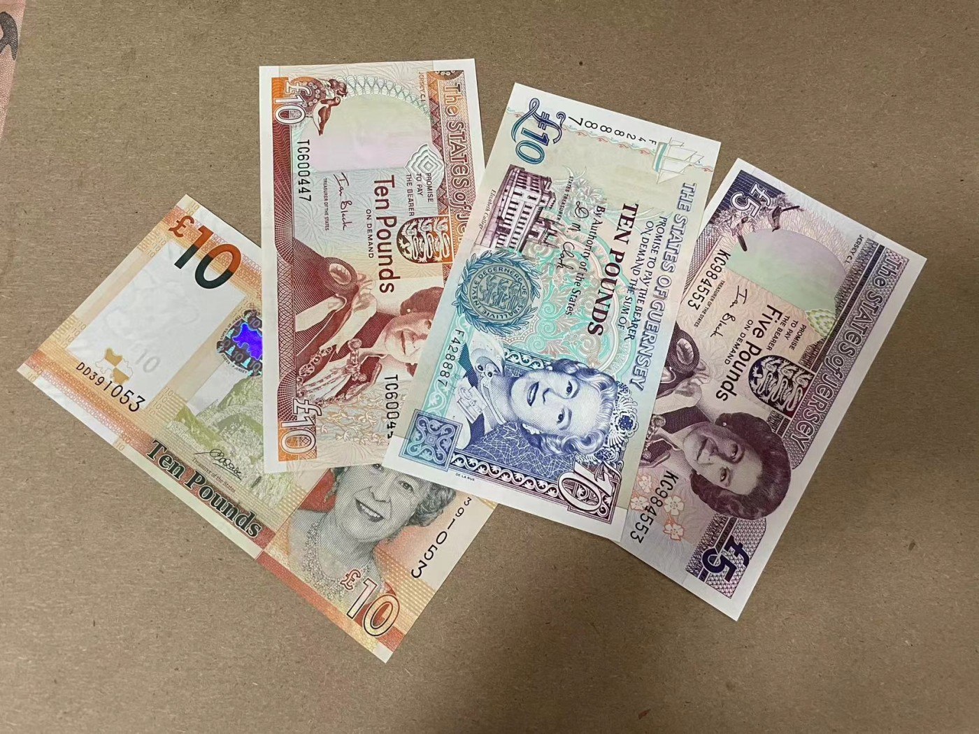 【Blue Auction】✨世界纸币精拍第347期——周日畅拍场【精】 【一组4张】泽西、根西女王纸币一组 全新UNC