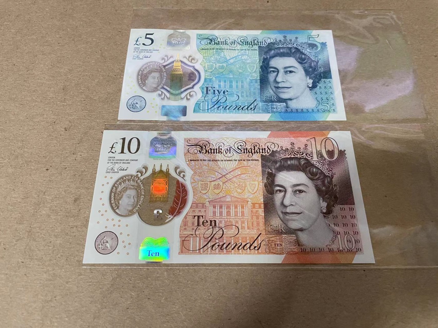 【Blue Auction】✨世界纸币精拍第347期——周日畅拍场【精】 【一组2张 无47】英国 新版5-10镑 全新UNC