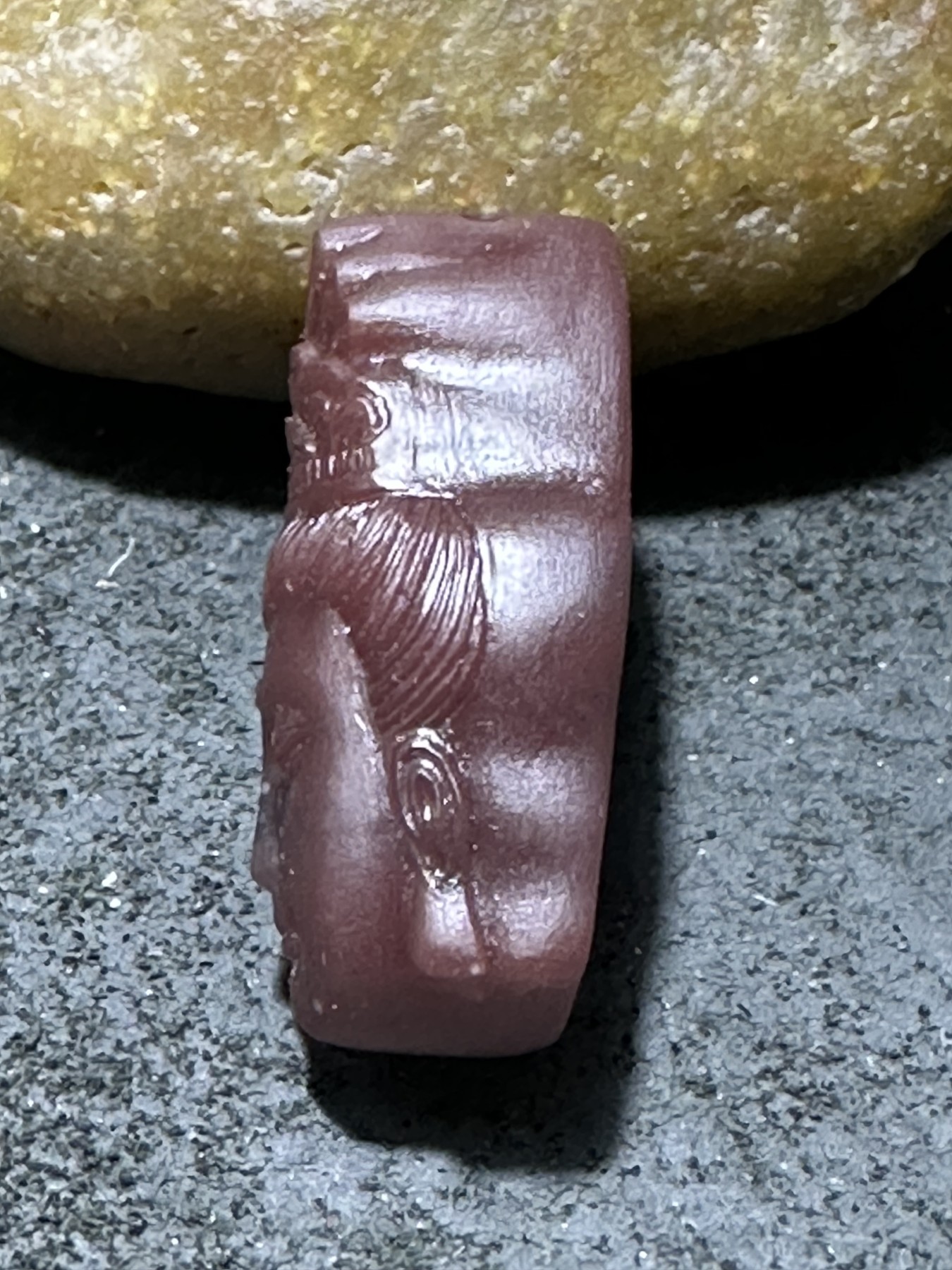 精美亚光紫绿玛瑙手工雕刻观世音菩萨吊坠一个！