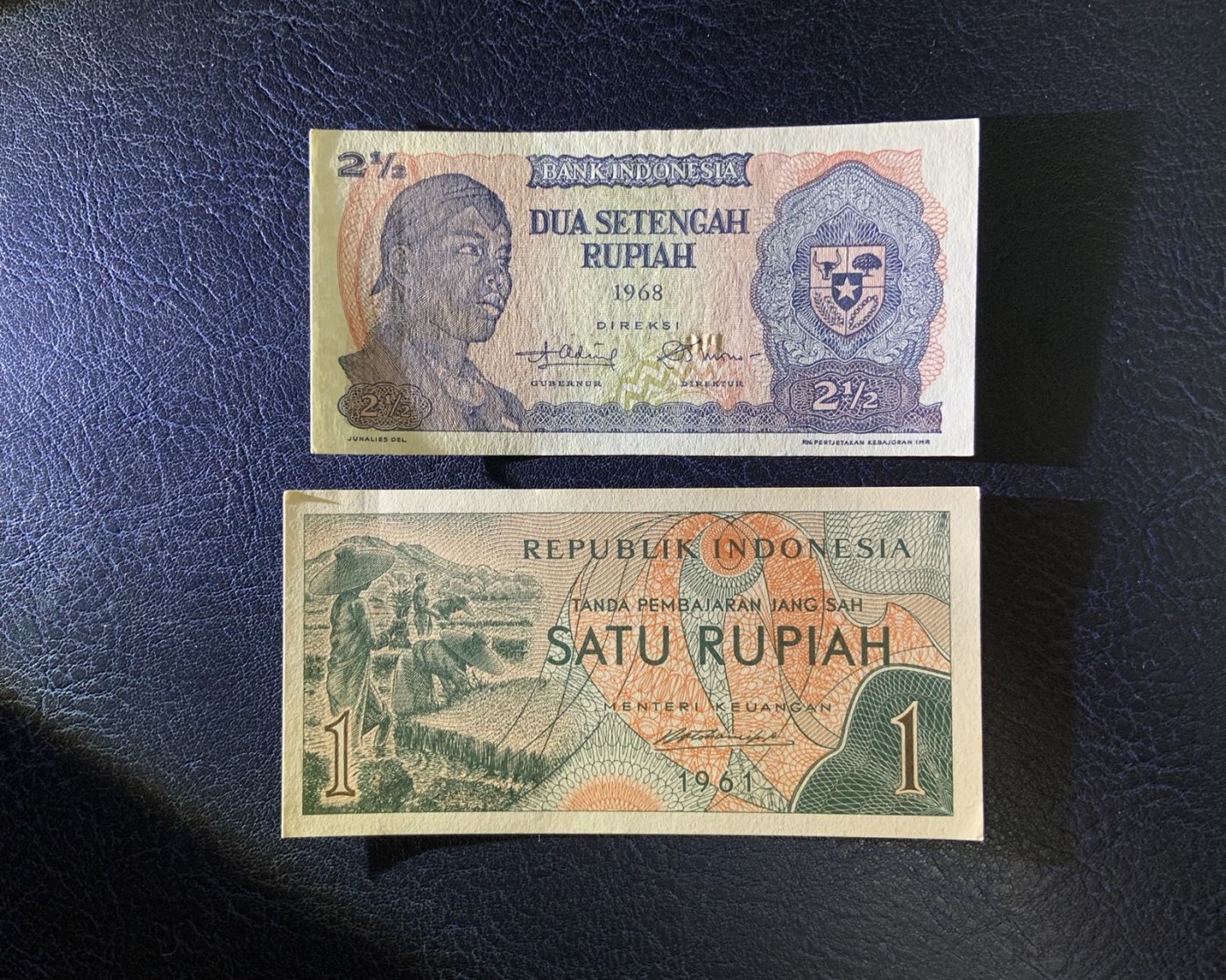 收藏联盟Quantum Auction 第275期拍卖  印度尼西亚1961和1968年1和1/2卢比 品相UNC 瑕疵细节如图