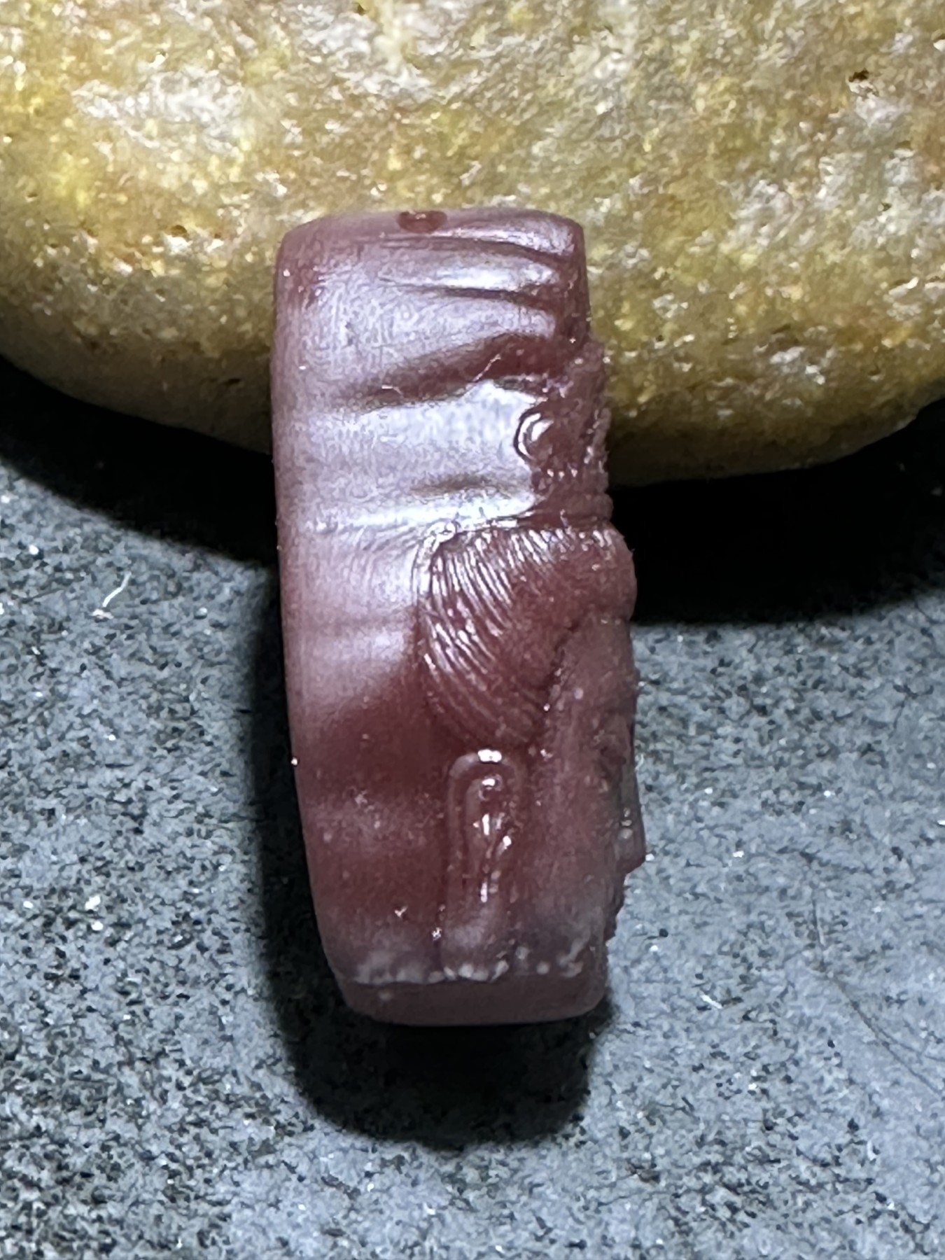 精美亚光紫绿玛瑙手工雕刻观世音菩萨吊坠一个！