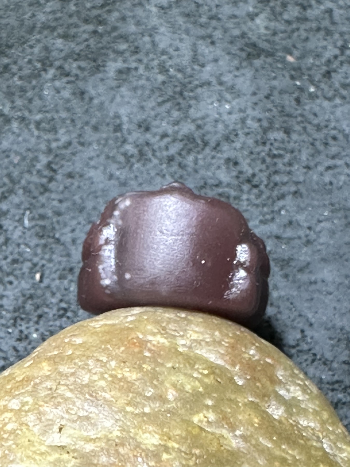 精美亚光紫绿玛瑙手工雕刻观世音菩萨吊坠一个！