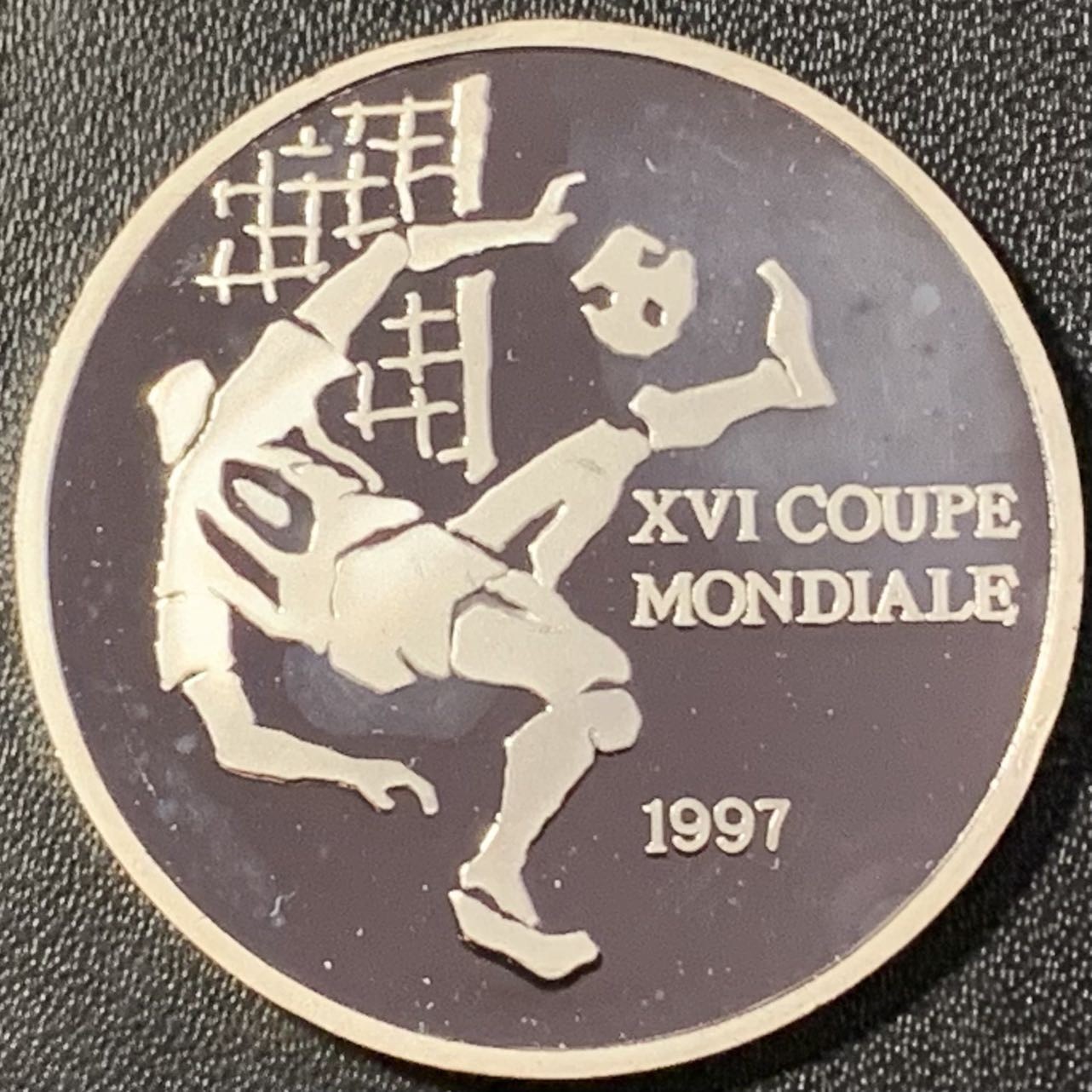 紫瑗钱币——第291期拍卖 刚果 1997年 法国世界杯 1000法郎 15克 0.999银 精制