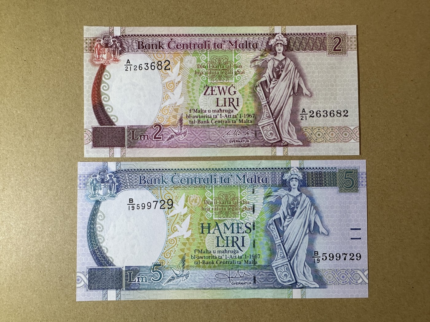 《张总收藏》111期—外币精品荟萃-海外名人特别场 马耳他2、5里拉 UNC 1994年版
