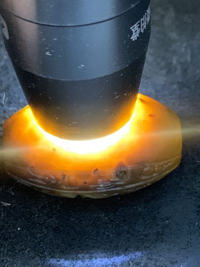 精美亚光战国红玛瑙手工俏色巧雕仿古祥云纹钱币意境勒子一颗！ 精美亚光战国红玛瑙手工俏色巧雕仿古祥云纹钱币意境勒子一颗！