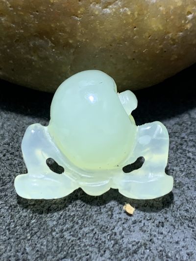 精美岫玉吊坠一个， - 精美岫玉吊坠一个，