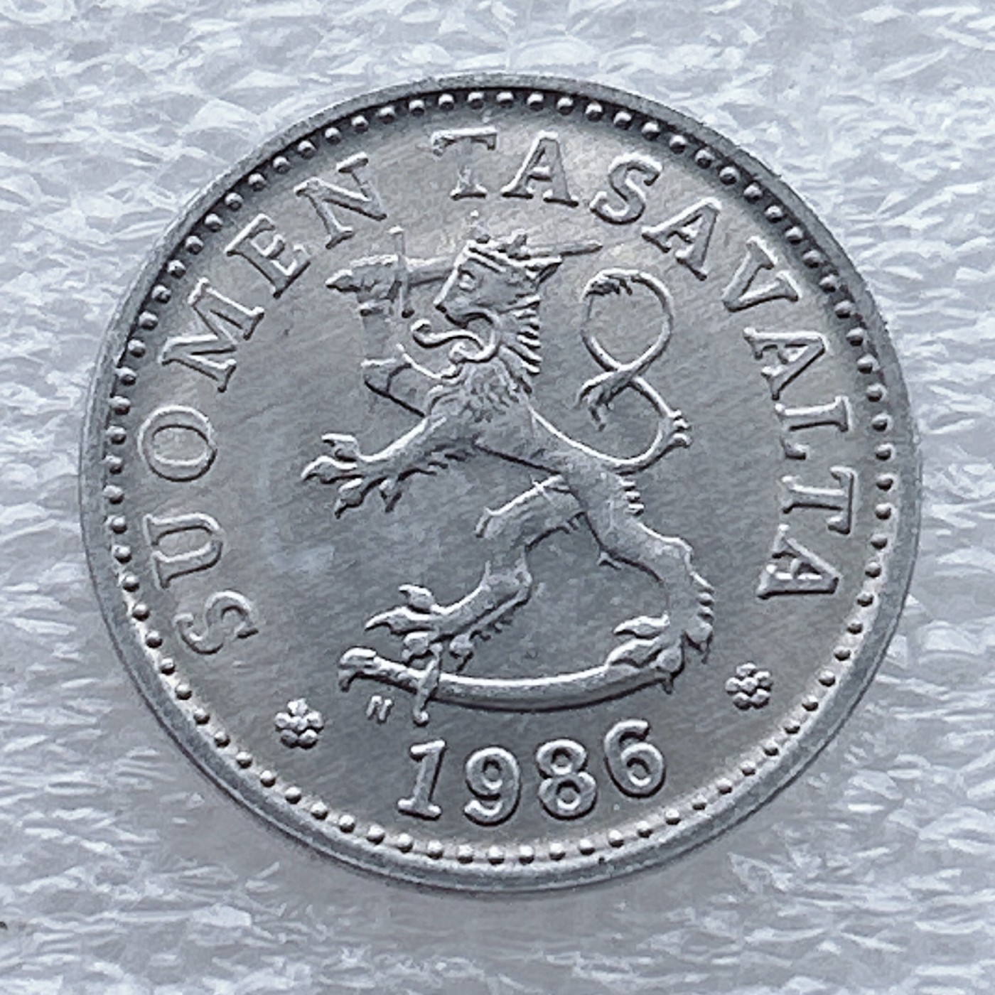 全场一元起拍 世界钱币散币场 第九期 1986年 芬兰10芬尼 铝币大树持刀大狮子