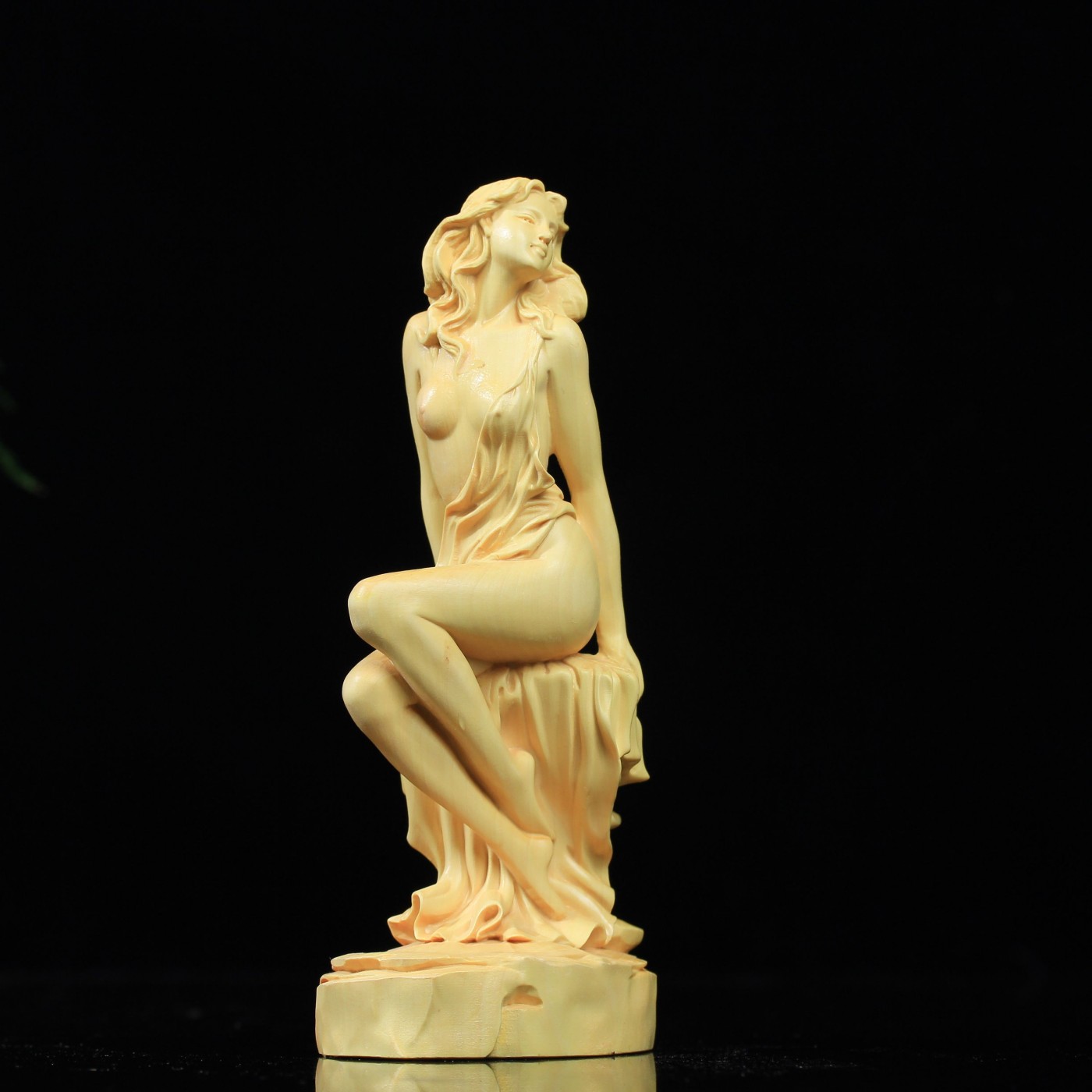 黄杨木美女摆件