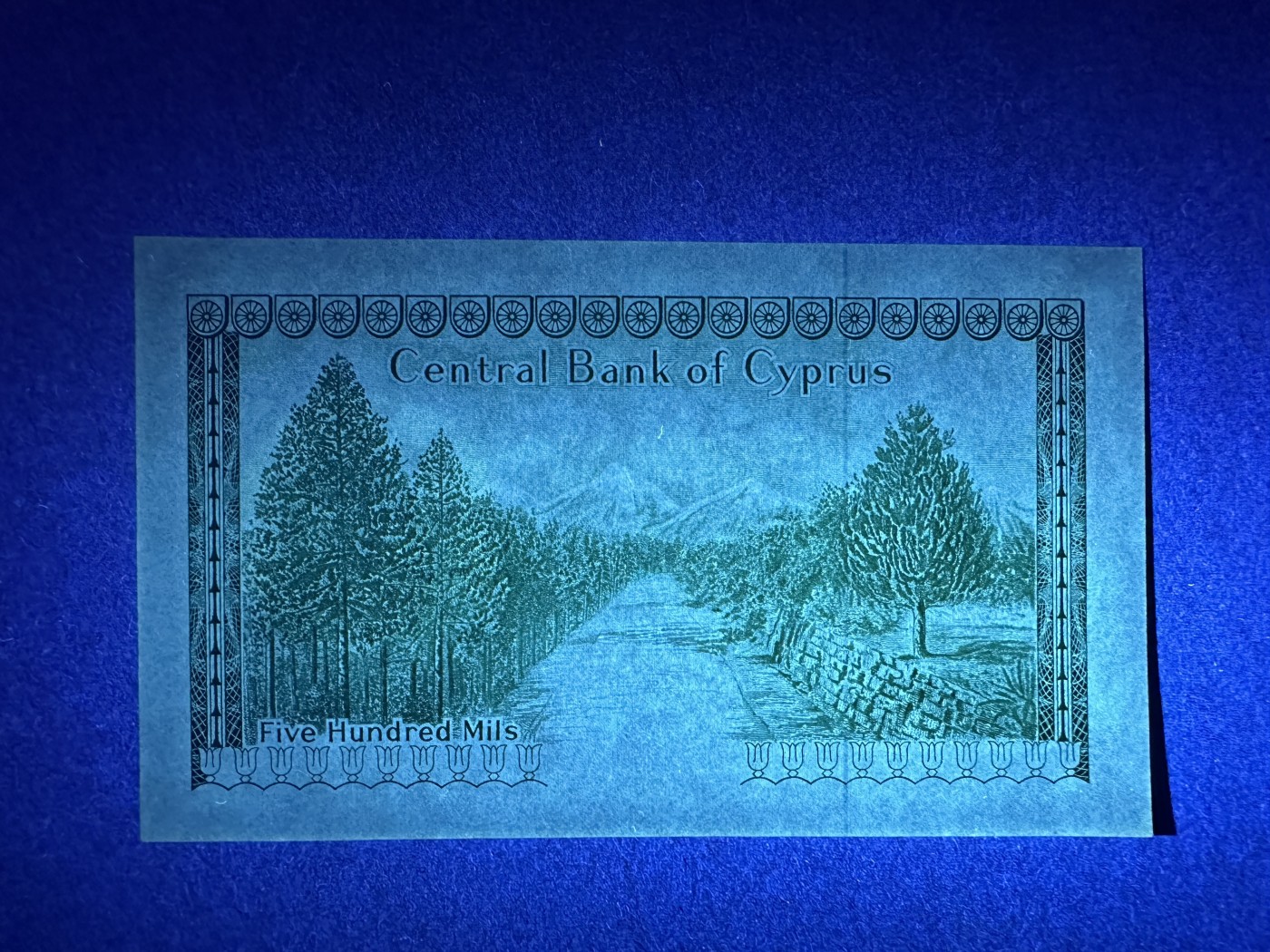 《张总收藏》111期—外币精品荟萃-海外名人特别场 塞浦路斯500元 UNC 1979年