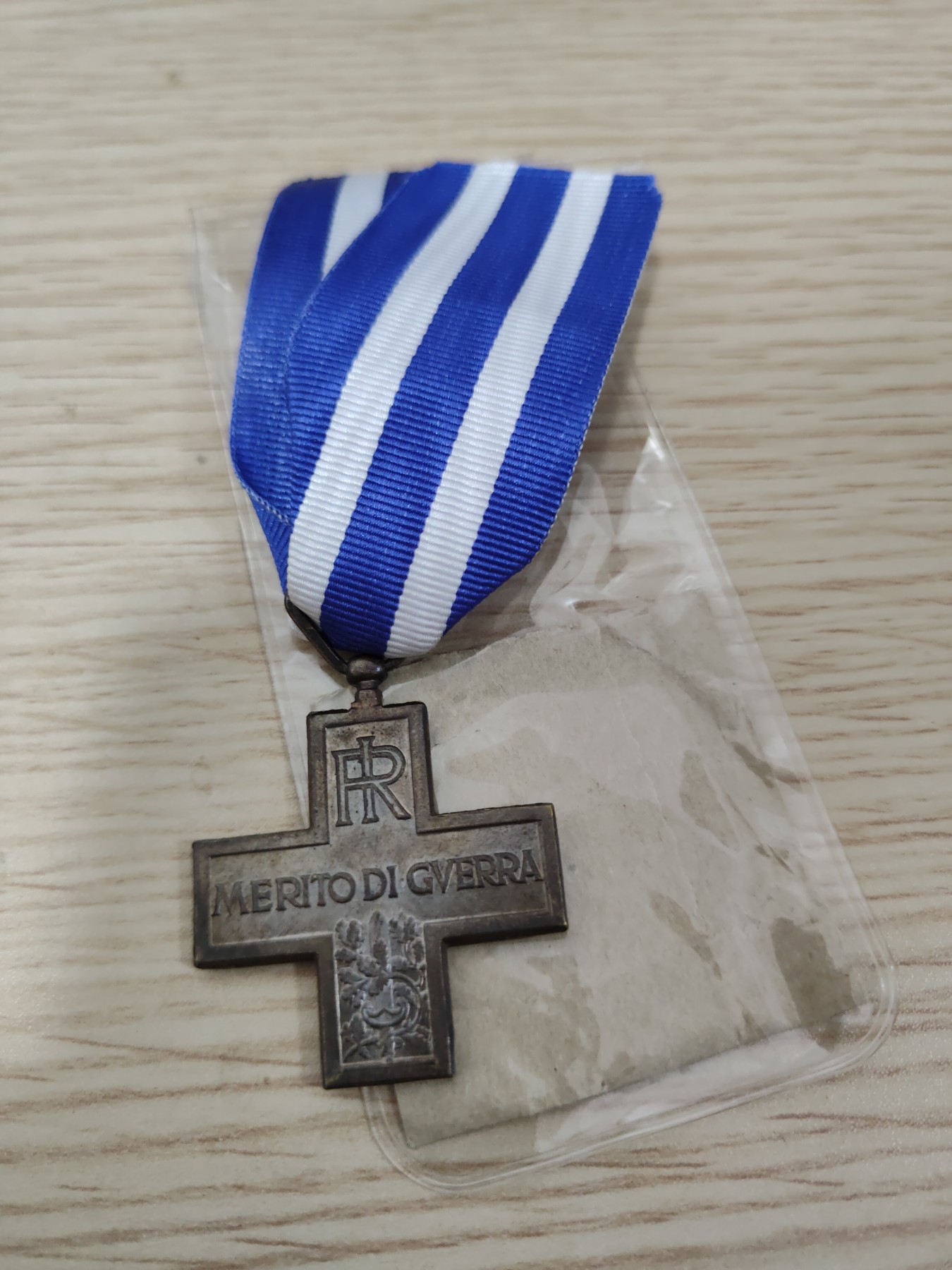 全场0元起拍 第75期 咸鱼国勋章拍卖专场 7月23日（周日）下午6：00开始 美品 意大利一战战争功绩十字带原品纸袋-