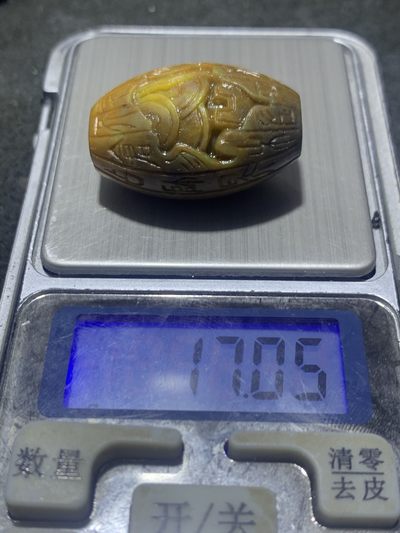 精美亚光战国红玛瑙手工俏色巧雕仿古祥云纹钱币意境勒子一颗！ 精美亚光战国红玛瑙手工俏色巧雕仿古祥云纹钱币意境勒子一颗！