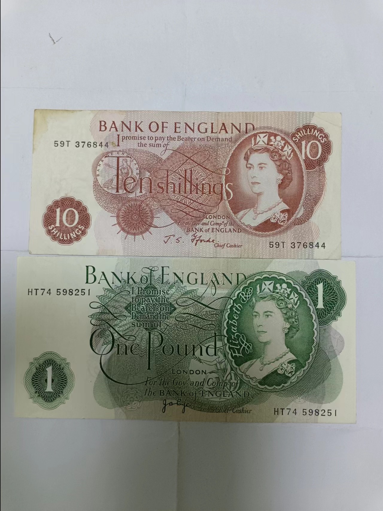 【20230724】非全新纸币第四十六场 英国C序列10先令、1镑