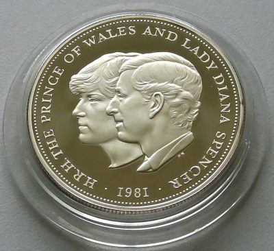 第15次拍卖--英联邦领土硬币、精制银币、纪念币，纸钞 - United Kingdom, 1981 25 Pence (Wedding of Prince Charles & Diana - Silver edition) Silver .925, 28.28gm, 38.61mm, 