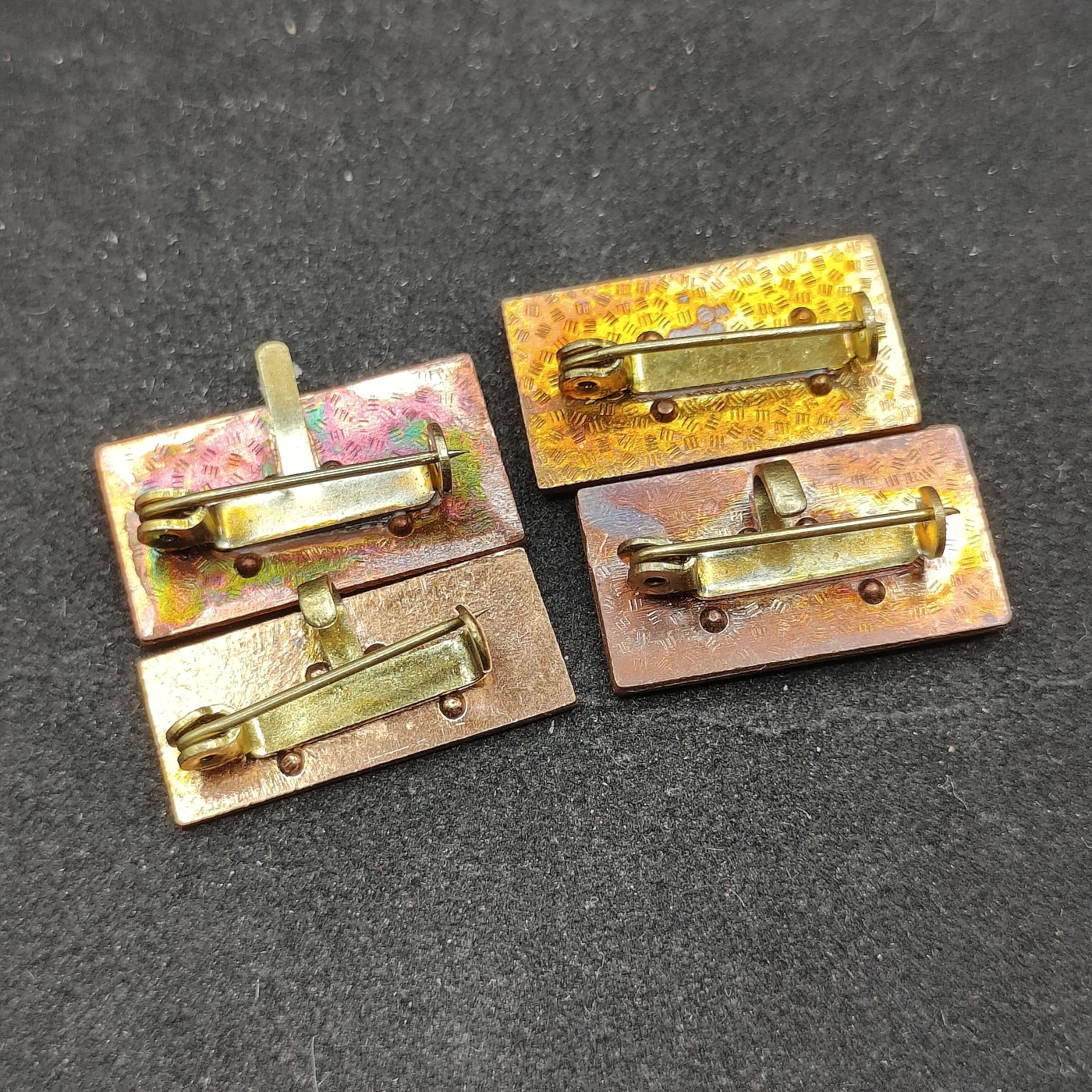 全场0元起拍 第76期 咸鱼国勋章拍卖专场 7月26日（周三）下午6：00开始 东德集体劳动奖章多次获得徽章一组