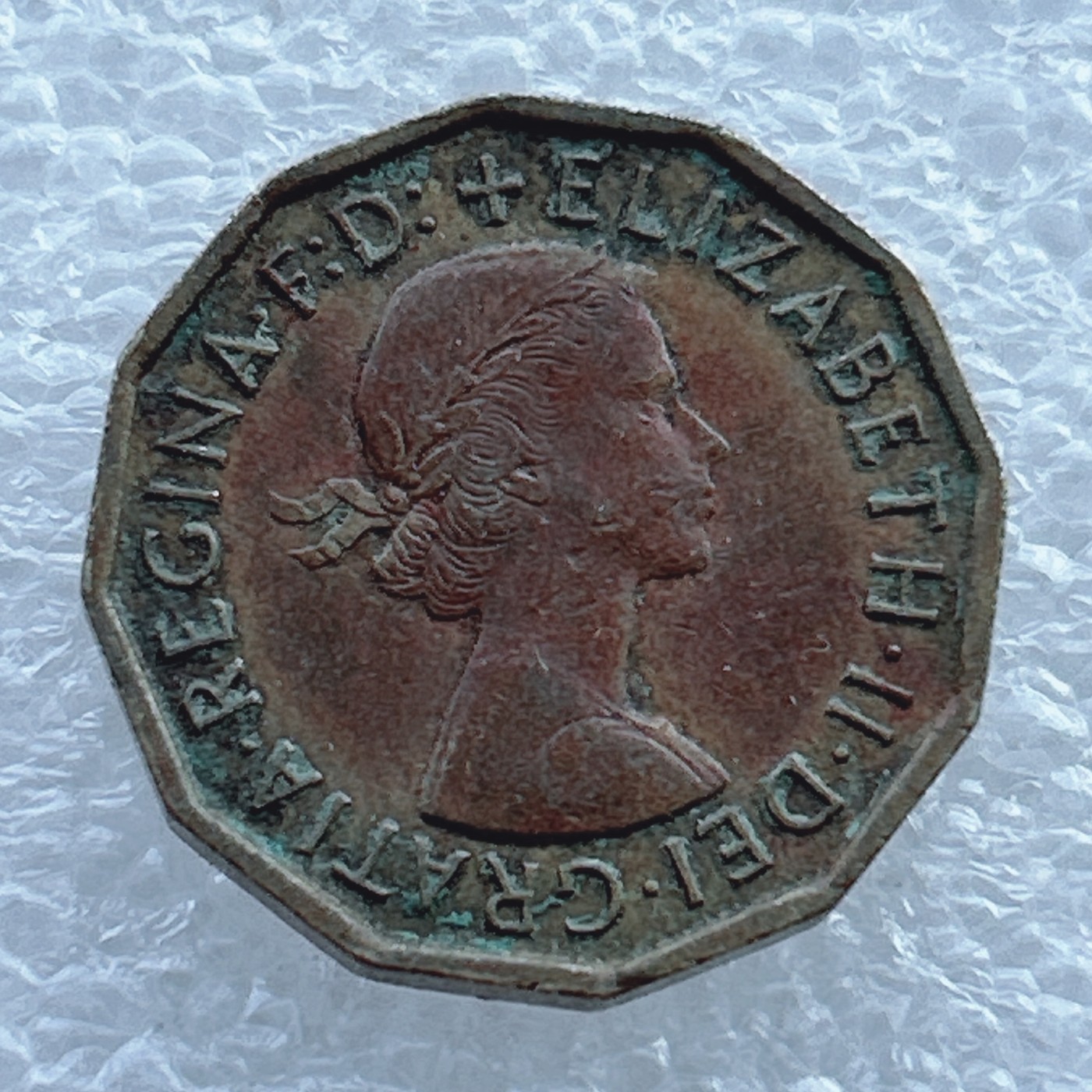 全场一元起拍 世界钱币散币场 第十期 英国1967年3便士 伊丽莎白二世 多边形黄铜币