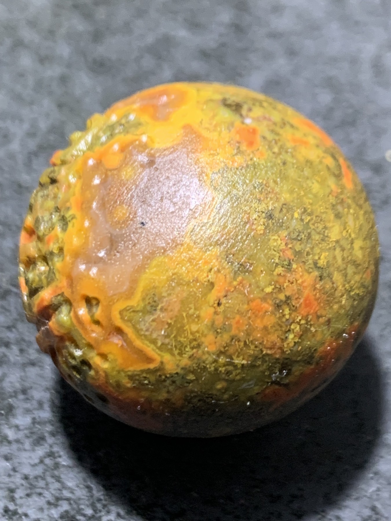 精美亚光冰飘风化纹草花纹战国红玛瑙手工雕刻日进斗金大单珠一颗！