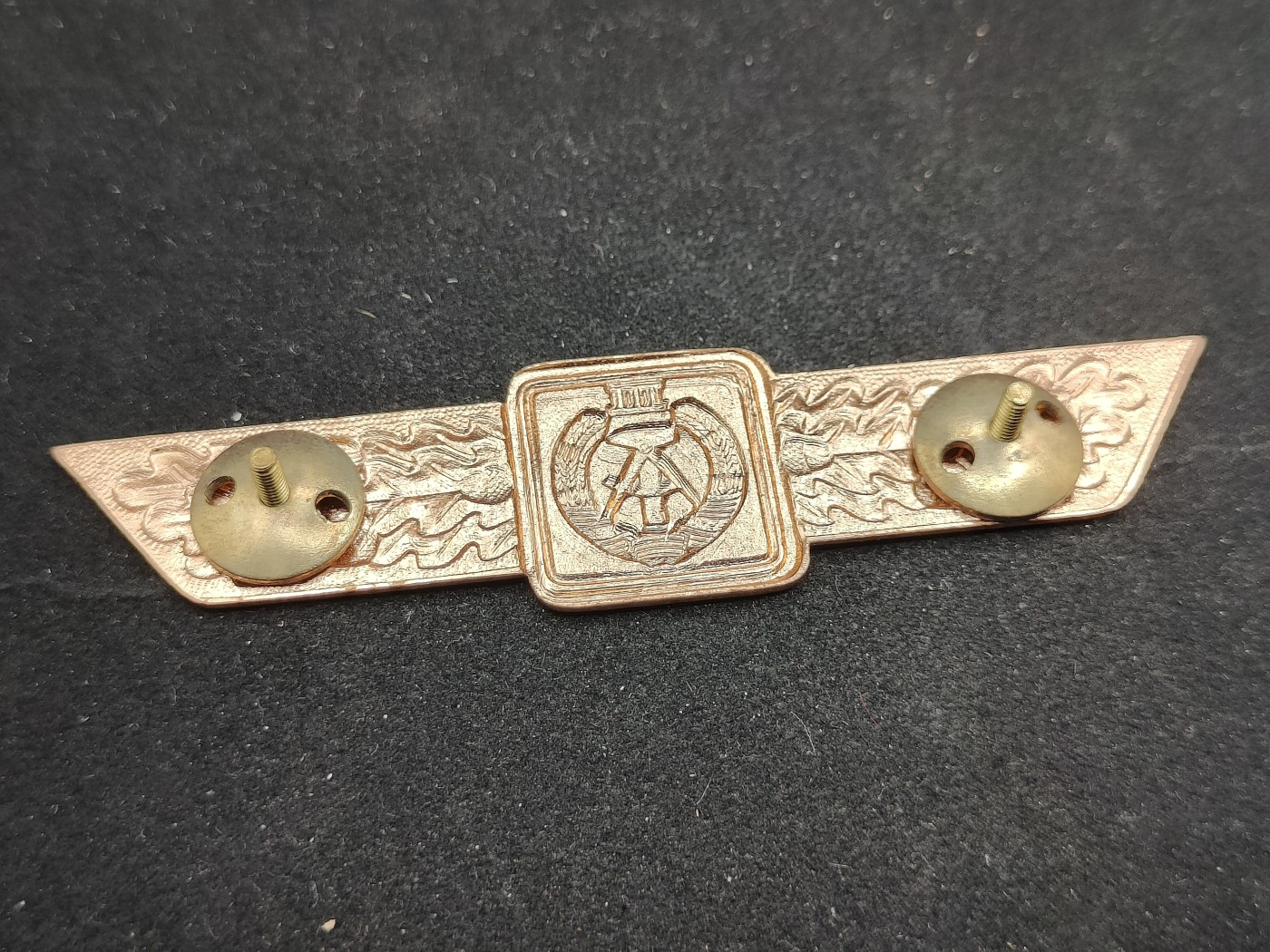 全场0元起拍 第76期 咸鱼国勋章拍卖专场 7月26日（周三）下午6：00开始 东德早期 63版人民军通用技能章