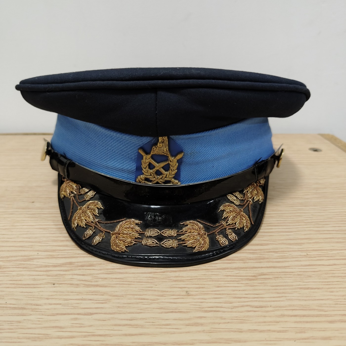 全场0元起拍 第76期 咸鱼国勋章拍卖专场 7月26日（周三）下午6：00开始 尼泊尔警察校官刺绣大檐帽 57cm