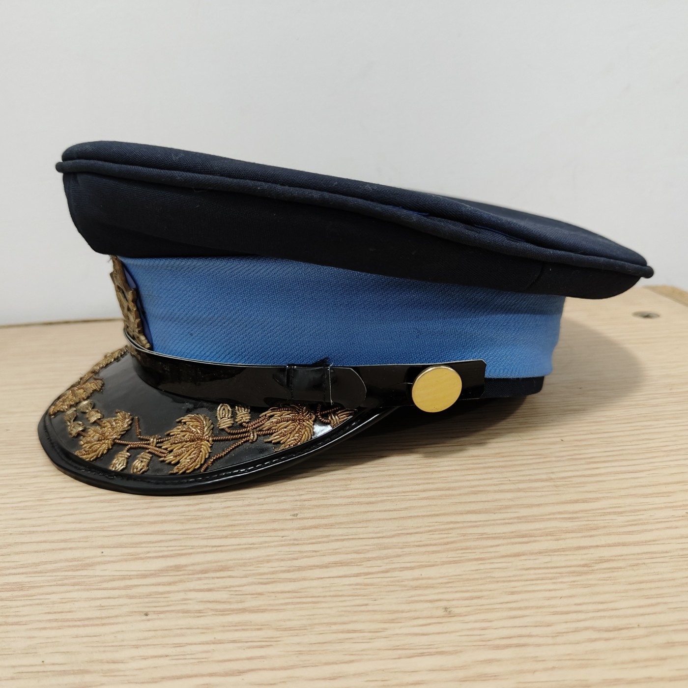 全场0元起拍 第76期 咸鱼国勋章拍卖专场 7月26日（周三）下午6：00开始 尼泊尔警察校官刺绣大檐帽 57cm