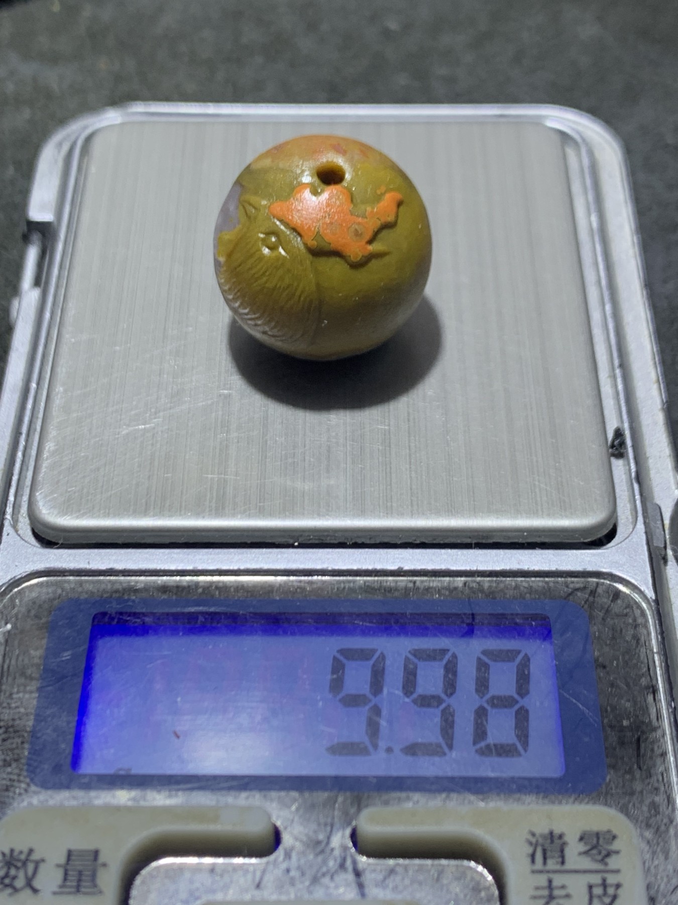 精美亚光冰飘战国红玛瑙手工俏色巧雕刻雄鸡珠子一颗！