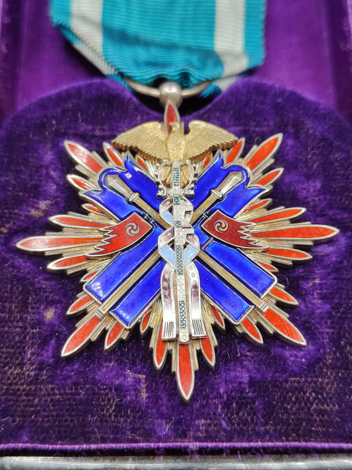 全场0元起拍 第76期 咸鱼国勋章拍卖专场 7月26日（周三）下午6：00开始 明治时期 五级金鸱章 银制带盒略 珐琅无损