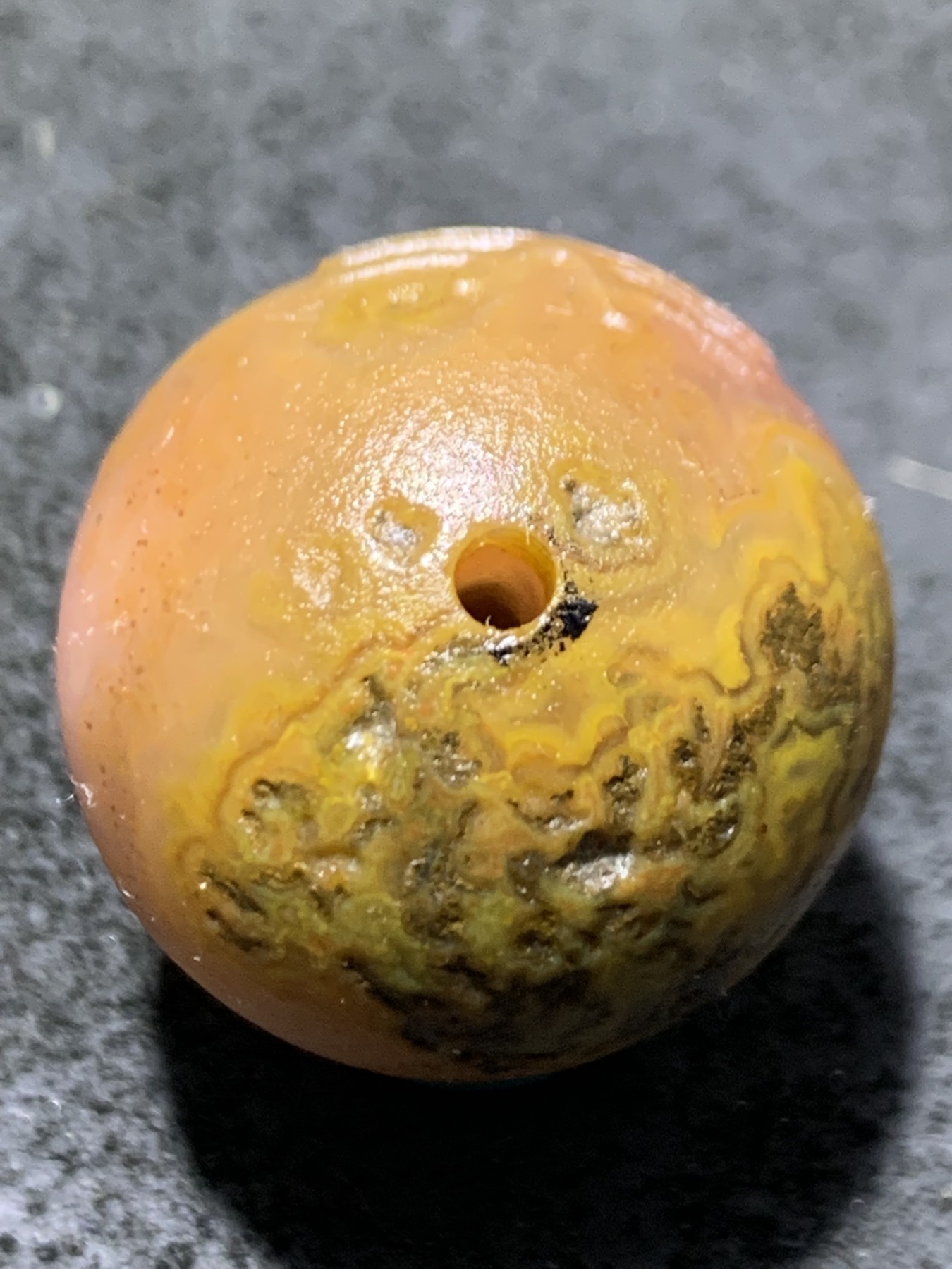 精美亚光冰飘风化纹草花纹战国红玛瑙手工雕刻善字单珠一颗！