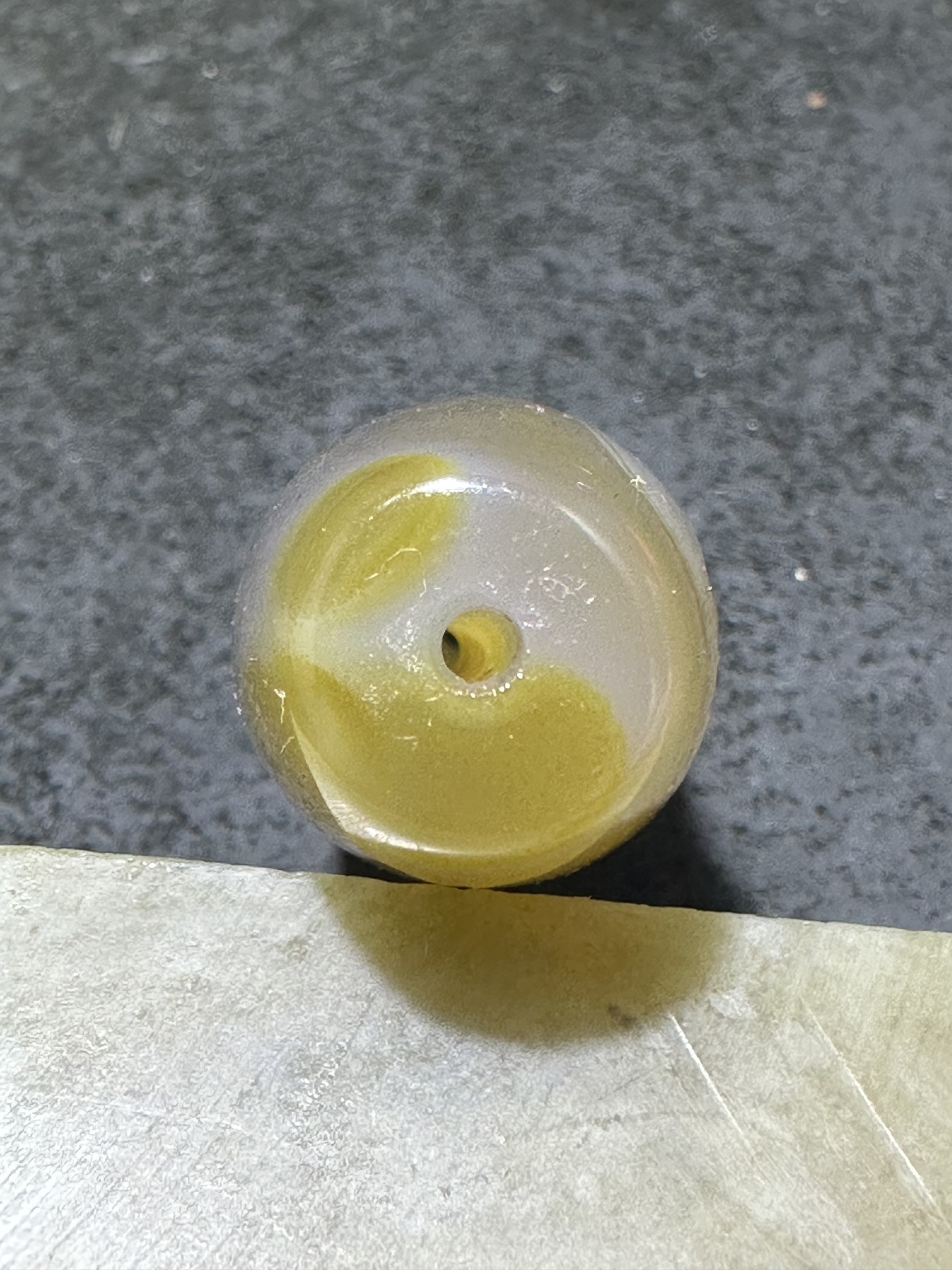 精美亚光高玉化巴西玛瑙手工雕刻参禅悟道大桶珠一个！