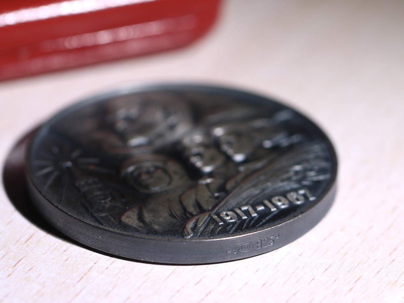 大猫徽章拍卖第229期 苏联十月革命50 60周年纪念章原盒一组 全品 50周年银 60周年铜镀银