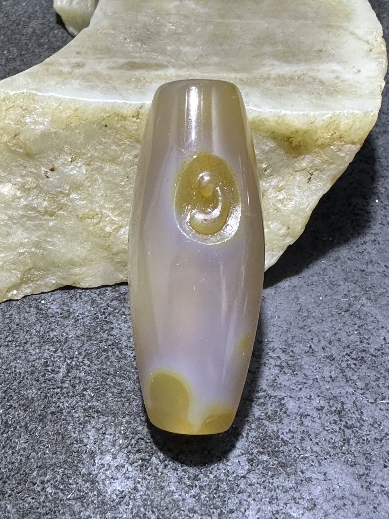精美亚光高玉化巴西玛瑙手工雕刻参禅悟道大桶珠一个！