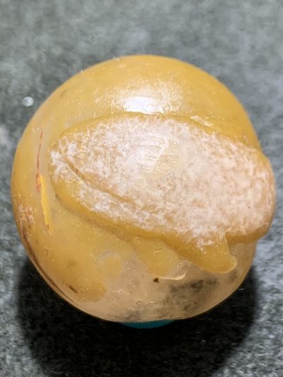 精美冰飘亚光战国红玛瑙手工俏色巧雕鲸鱼随形珠一个 - 精美冰飘亚光战国红玛瑙手工俏色巧雕鲸鱼随形珠一个