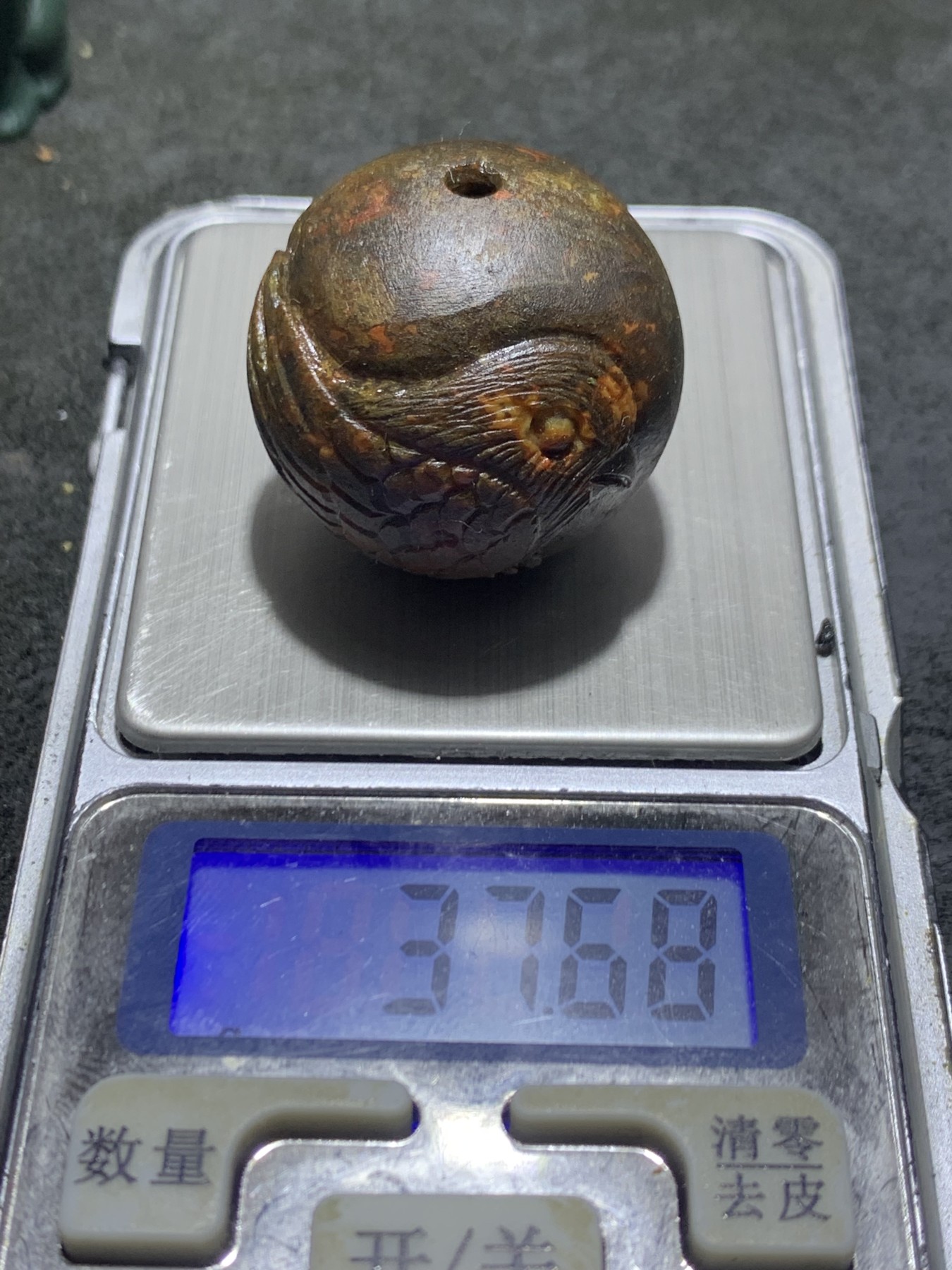 精美亚光战国红玛瑙手工俏色巧雕喜鹊报喜大珠子一颗！