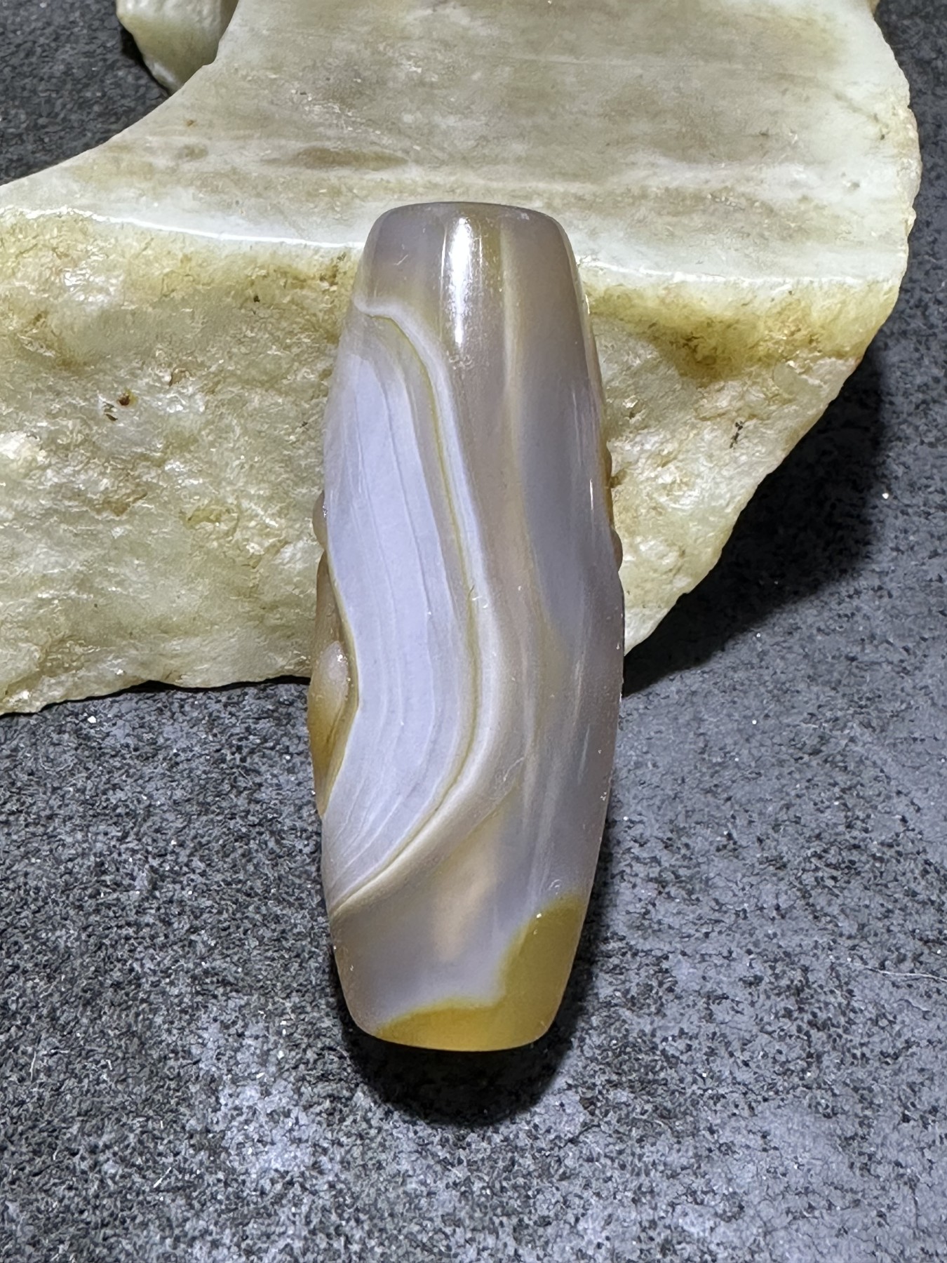 精美亚光高玉化巴西玛瑙手工雕刻参禅悟道大桶珠一个！