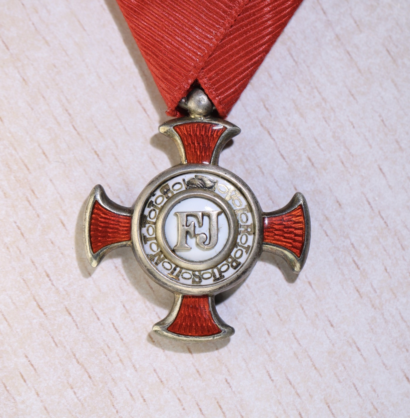 大猫徽章拍卖第229期 奥匈帝国荣誉十字勋章一组