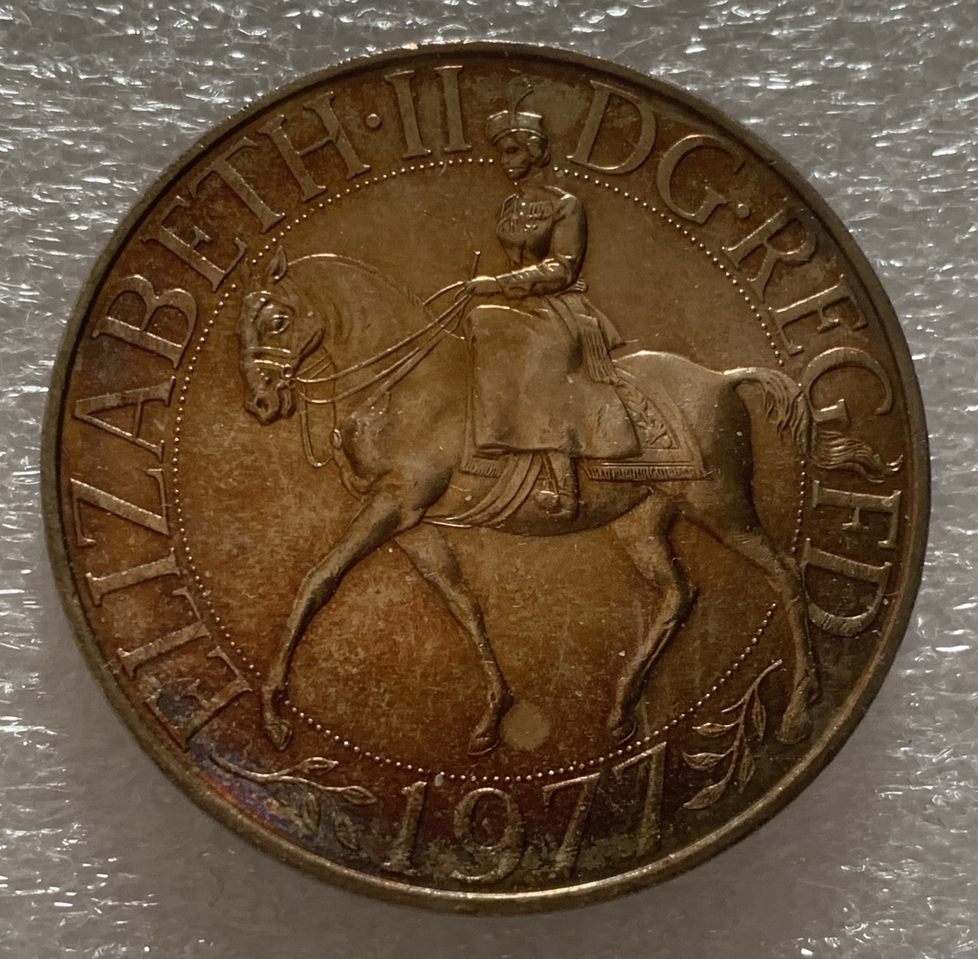 瓶子🏺第102期拍卖会  英国1977年伊丽莎白二世女王登基克朗币