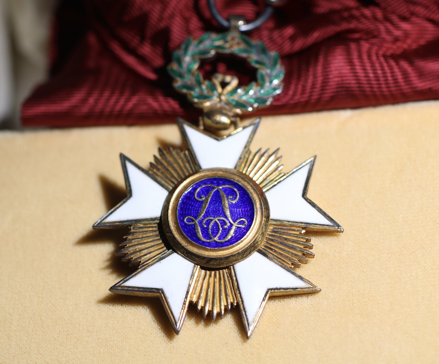 大猫徽章拍卖第229期 比利时🇧🇪大十字级王冠勋章 原盒好品