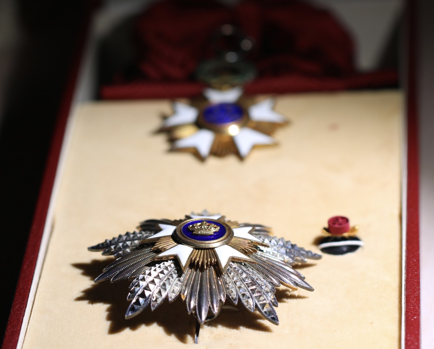 大猫徽章拍卖第229期 比利时🇧🇪大十字级王冠勋章 原盒好品