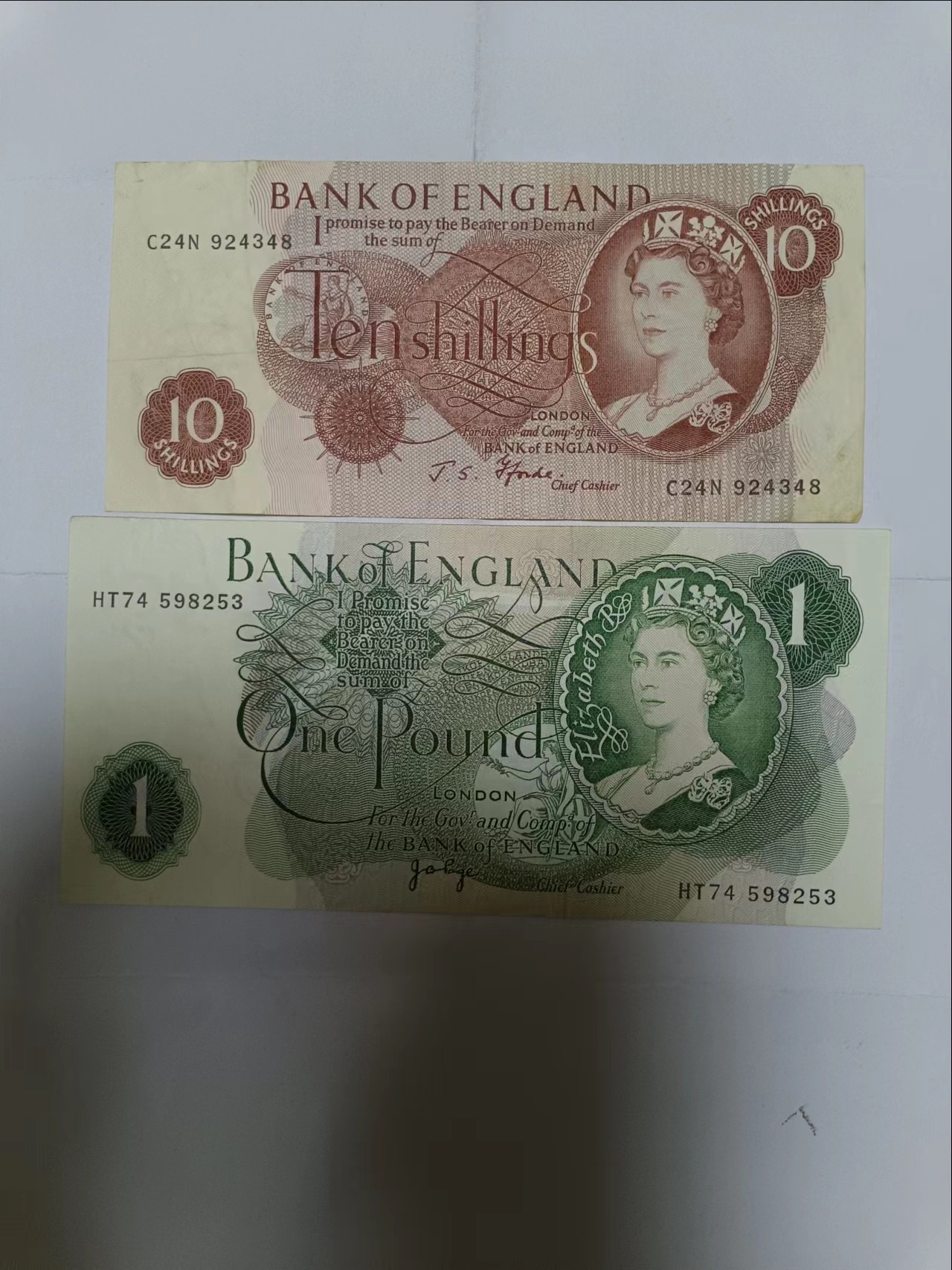 【20230727】非全新纸币第四十七场 英国C序列10先令、1镑