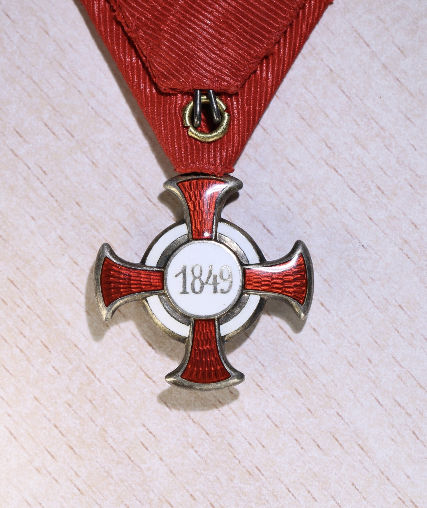 大猫徽章拍卖第229期 奥匈帝国荣誉十字勋章一组