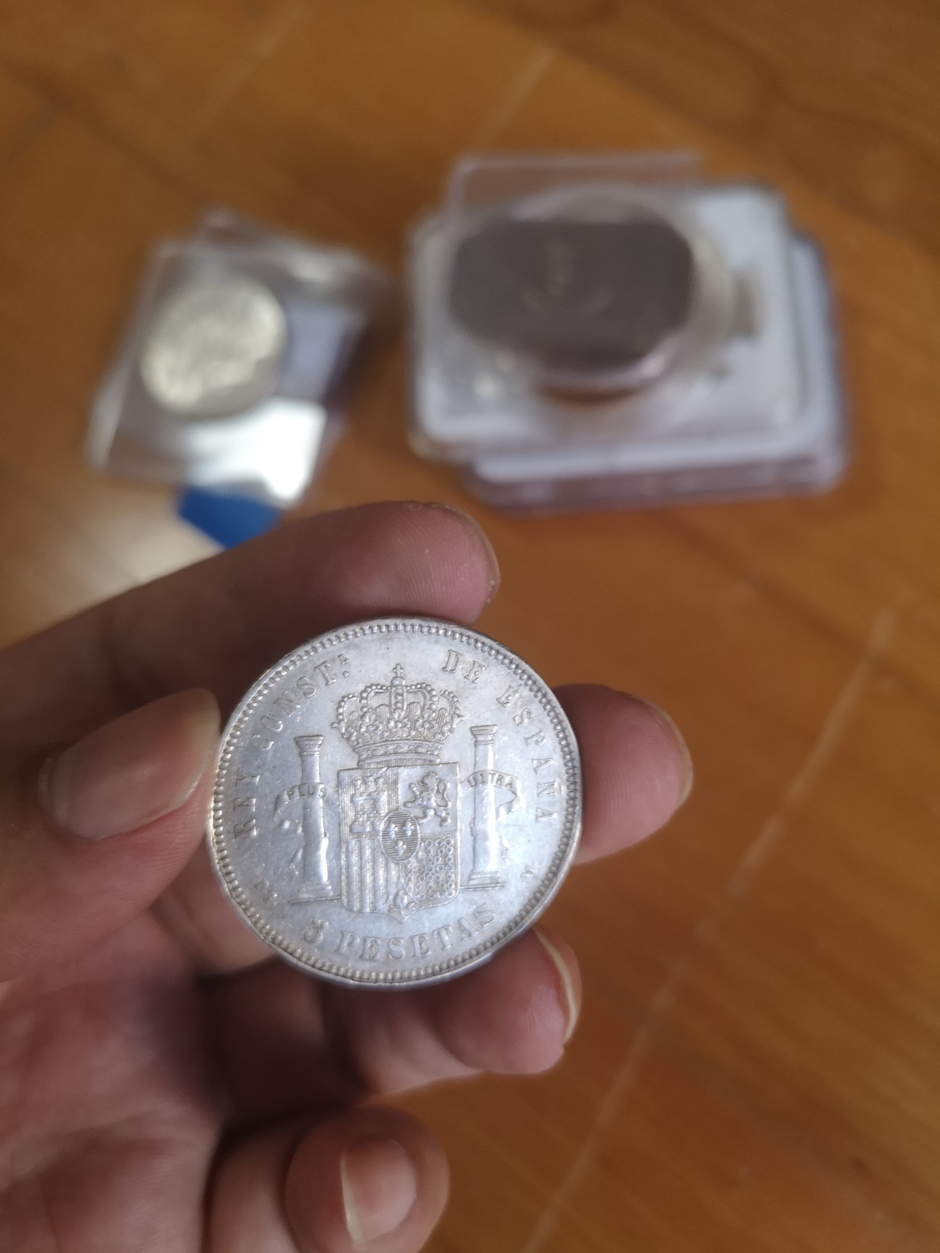 长老汇第24场老银币拍卖 1891西班牙阿方索十三世娃娃头5比塞塔银币，好品，无磨损，胖嘟嘟脸