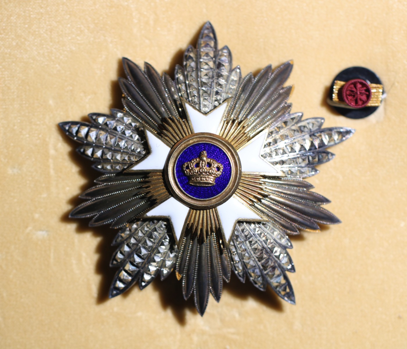 大猫徽章拍卖第229期 比利时🇧🇪大十字级王冠勋章 原盒好品