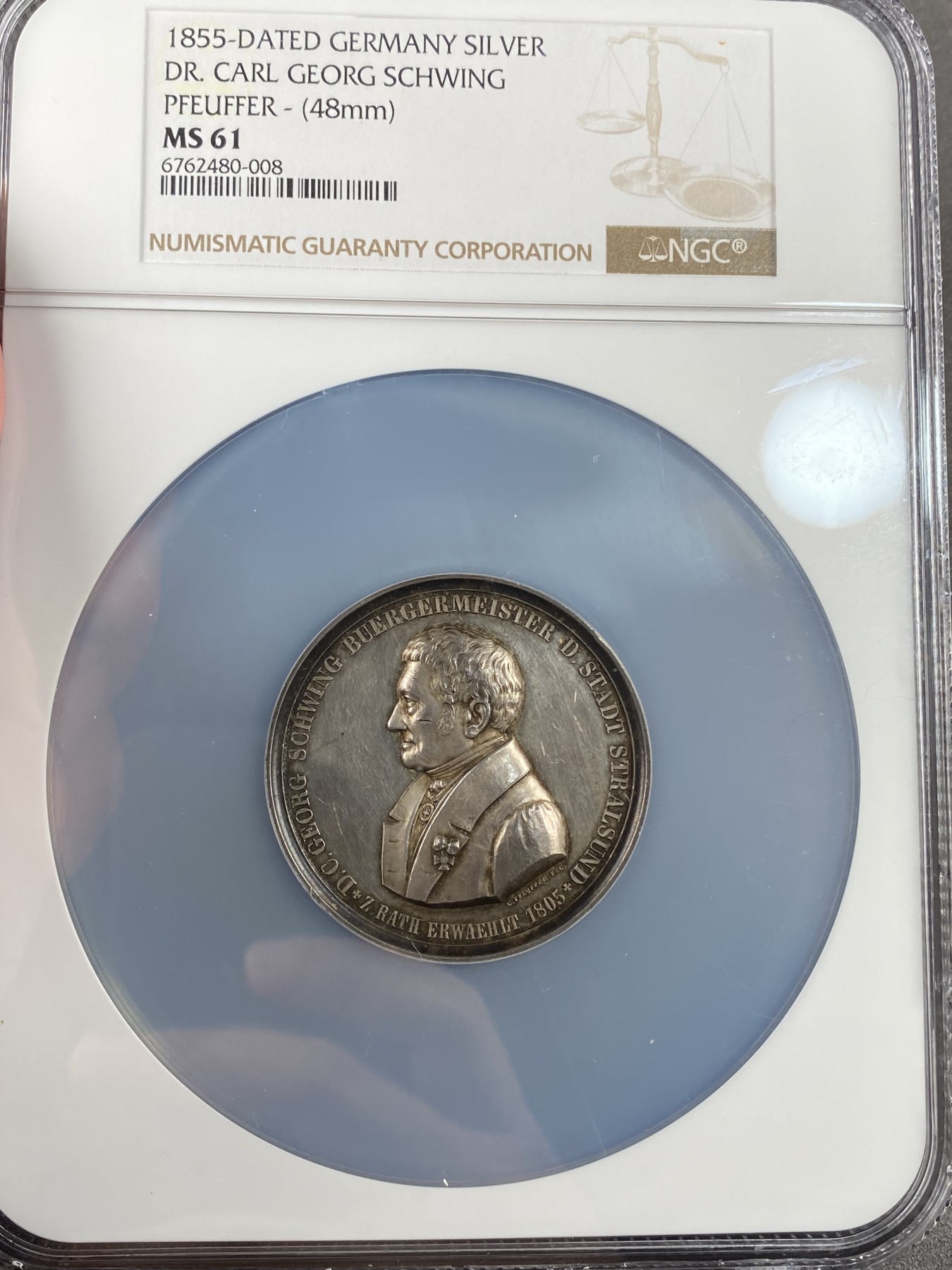 万国钱币拍卖第013期（视频直播专场） NGC MS61 1855年德国梅克伦堡-前波莫瑞州-施特拉尔松德市长卡尔·乔治·施温担任市长50周年纪念大银章 48MM 背面纹章为双狮手扶格里芬盾徽  高浮雕五彩包浆极美