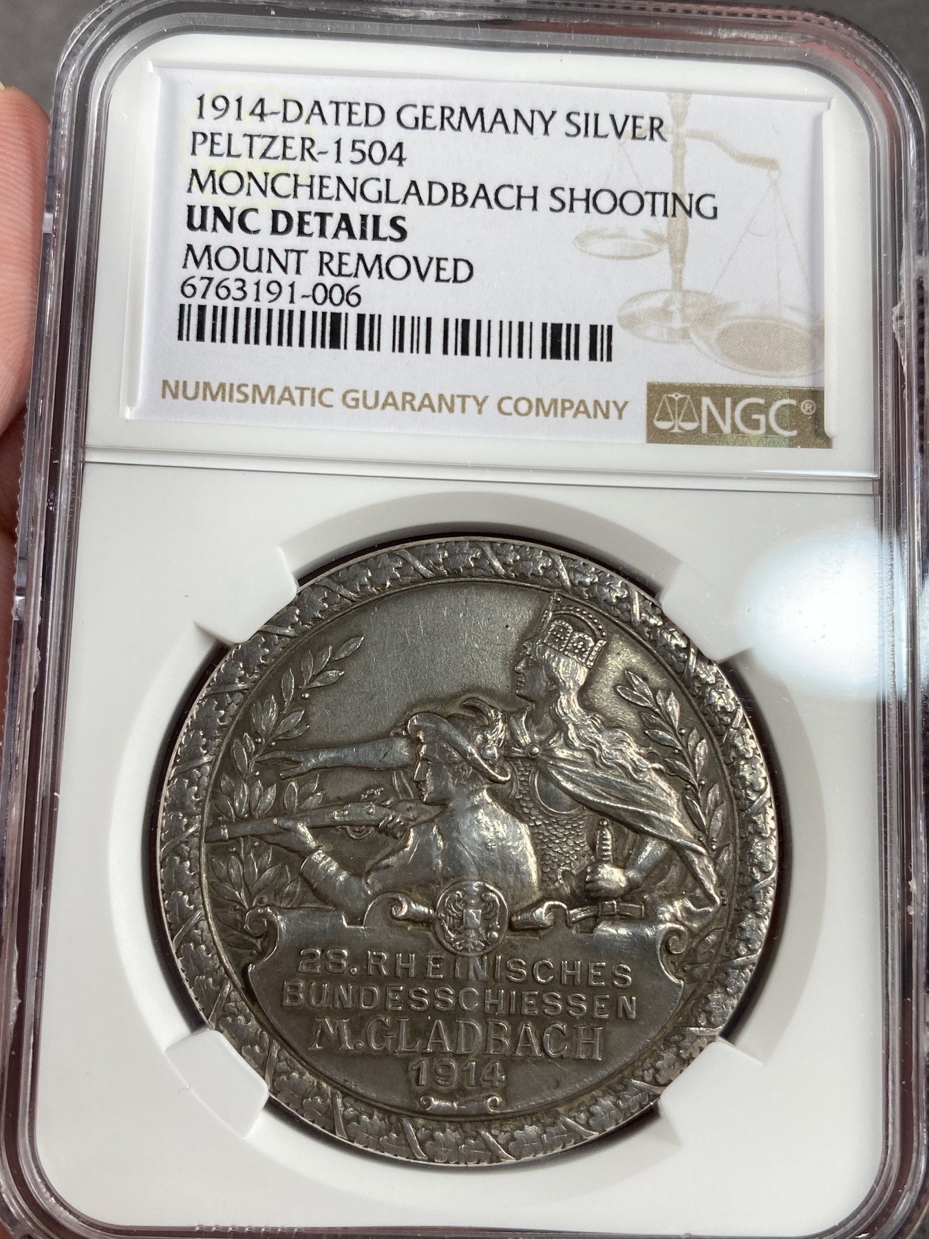 万国钱币拍卖第013期（视频直播专场） NGC UNCD 1914年德国莱茵联邦射击节景观大银章 边铭950 40MM 24G 日耳曼尼娅出现在射击节章上非常少见 因取环而没给分很冤枉 非常非常少见的品种