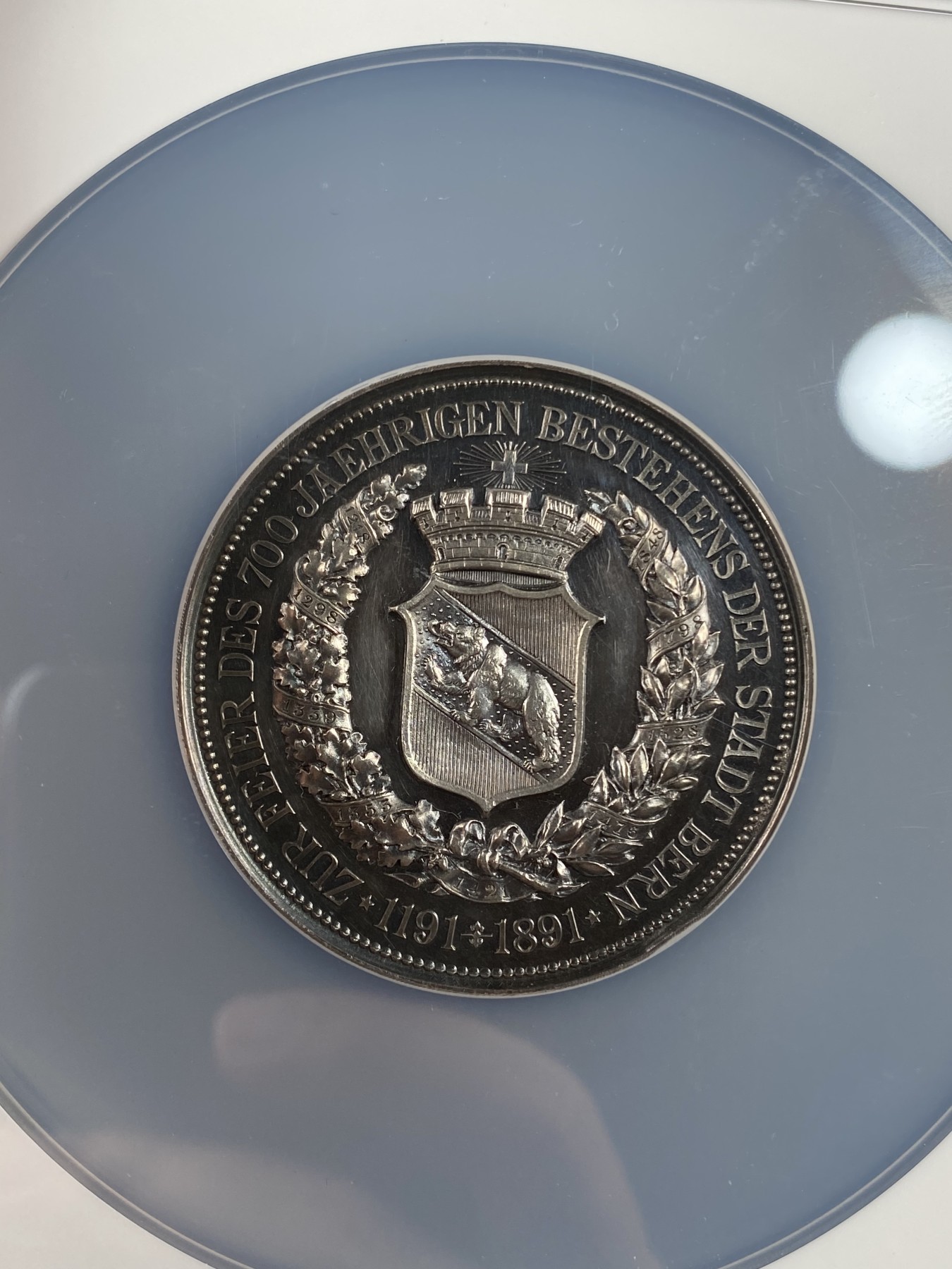 万国钱币拍卖第013期（视频直播专场） NGC MS62 1891年瑞士伯尔尼建城700周年纪念大银章 著名的鸡蛋头 完美原盒彩 大盒装