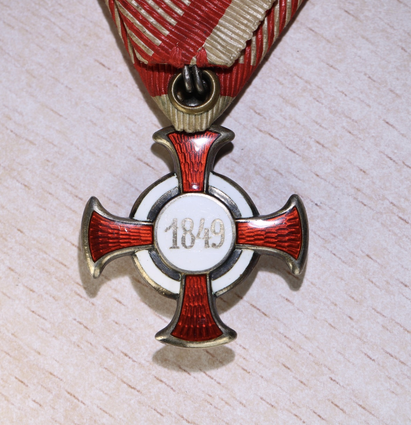 大猫徽章拍卖第229期 奥匈帝国荣誉十字勋章一组