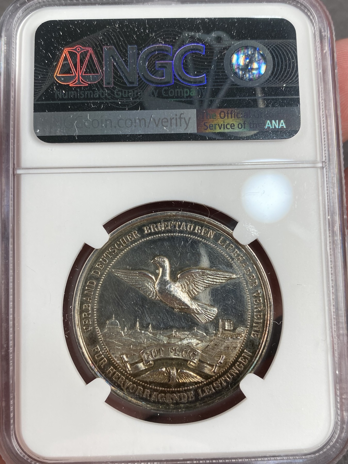 万国钱币拍卖第013期（视频直播专场） NGC UNCD 19世纪末德国威廉二世时期赛鸽纪念银章 早期少见版 高浮雕+城市景观+五彩非常值得玩味