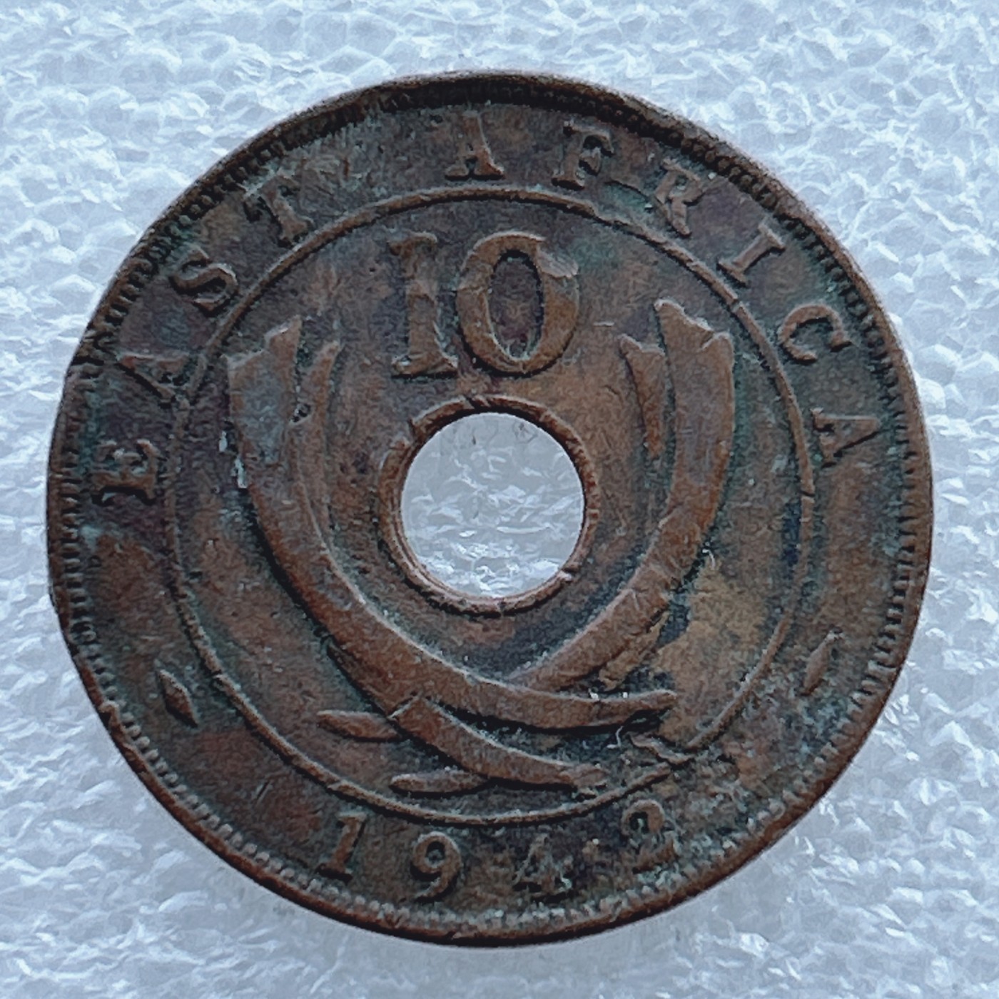 全场一元起拍 世界钱币散币场 第11期 英属东非1942年10分中孔铜币